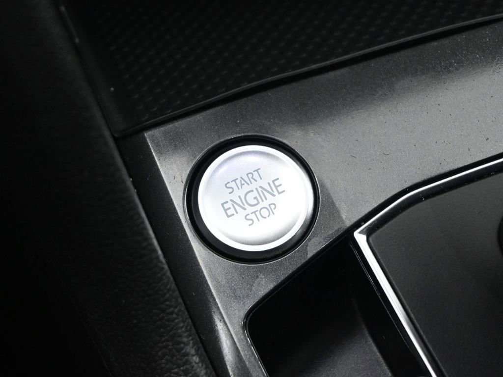 Used 2019 Volkswagen Tiguan SEL image 41