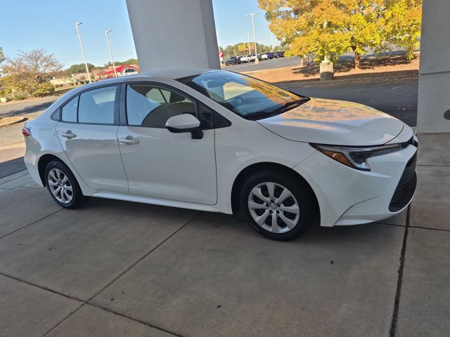 Used 2023 Toyota Corolla LE FWD image 3
