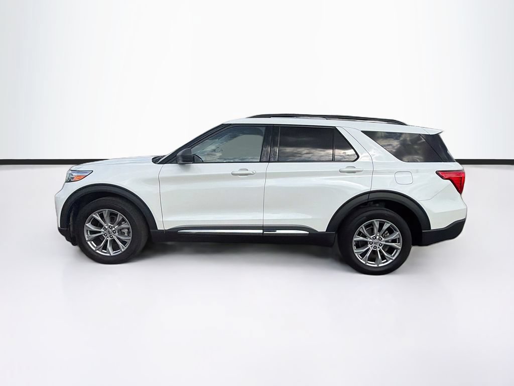 Certified 2024 Ford Explorer XLT w/ Equipment Group 202A AWD/4WD image 8