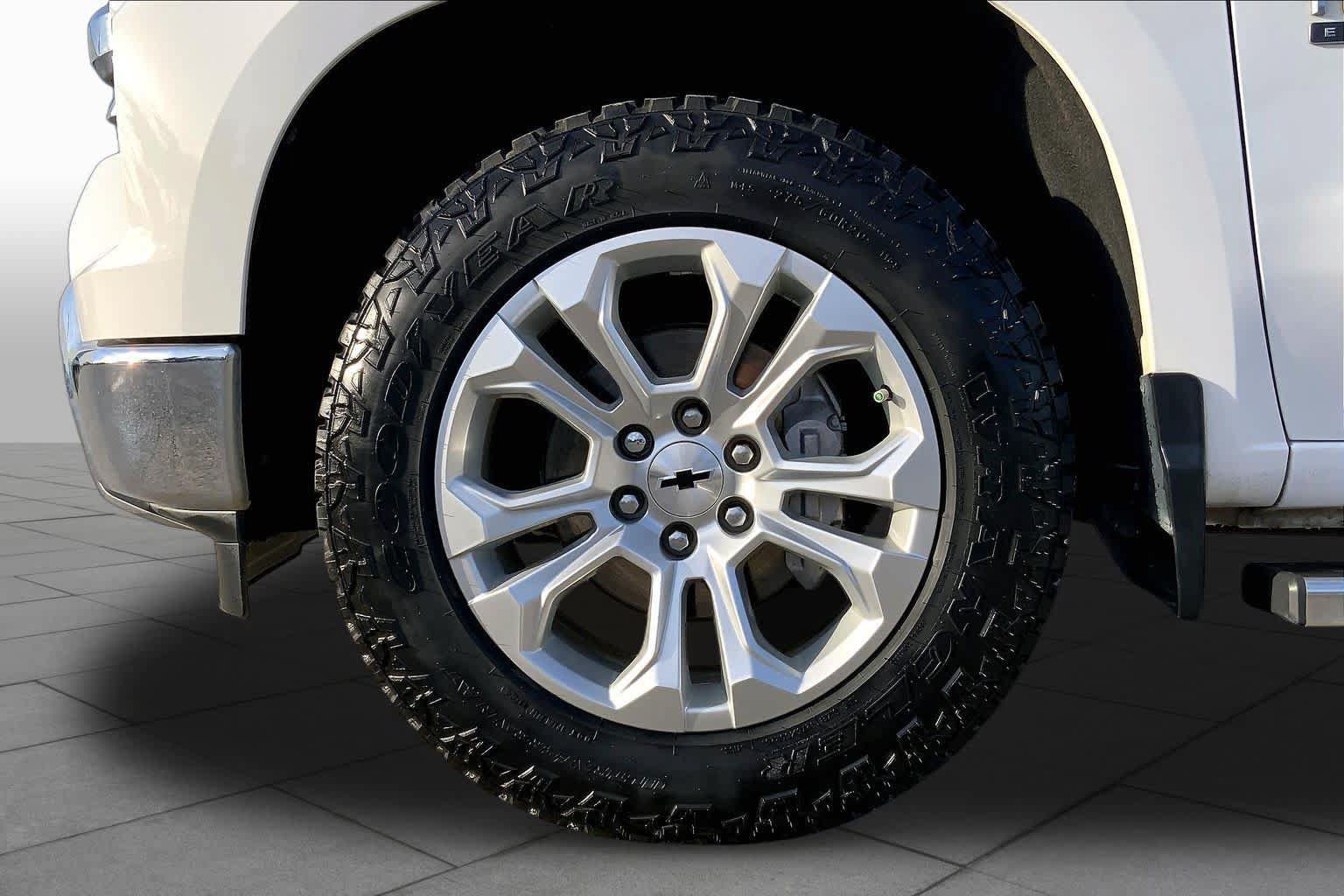 Used 2022 Chevrolet Silverado 1500 LTZ w/ LTZ Premium Texas Edition RWD image 8