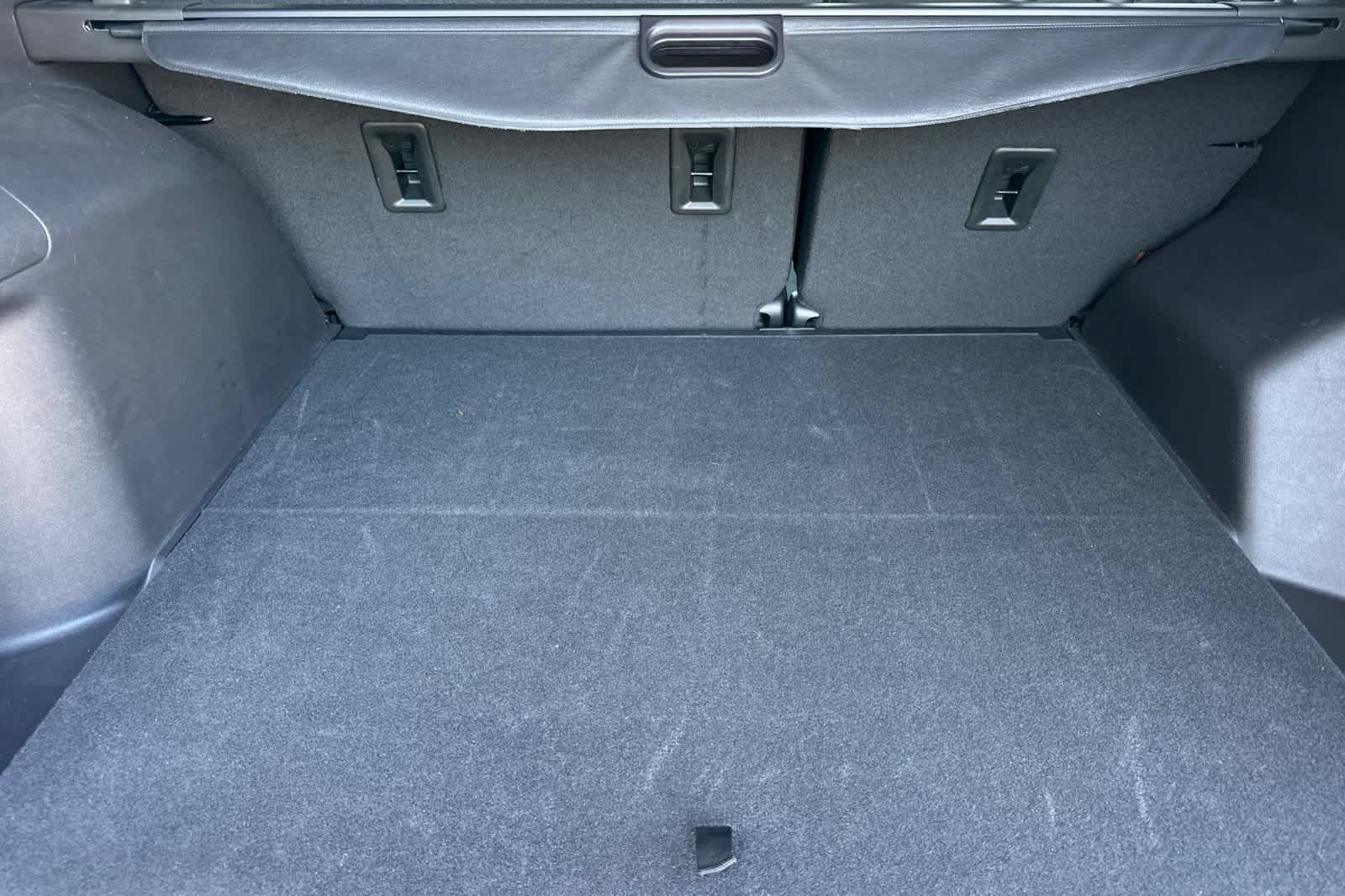 Used 2023 Chevrolet Equinox LT w/ Driver Convenience Package FWD image 16