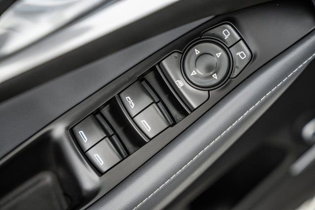 Used 2020 Buick Enclave Essence image 41