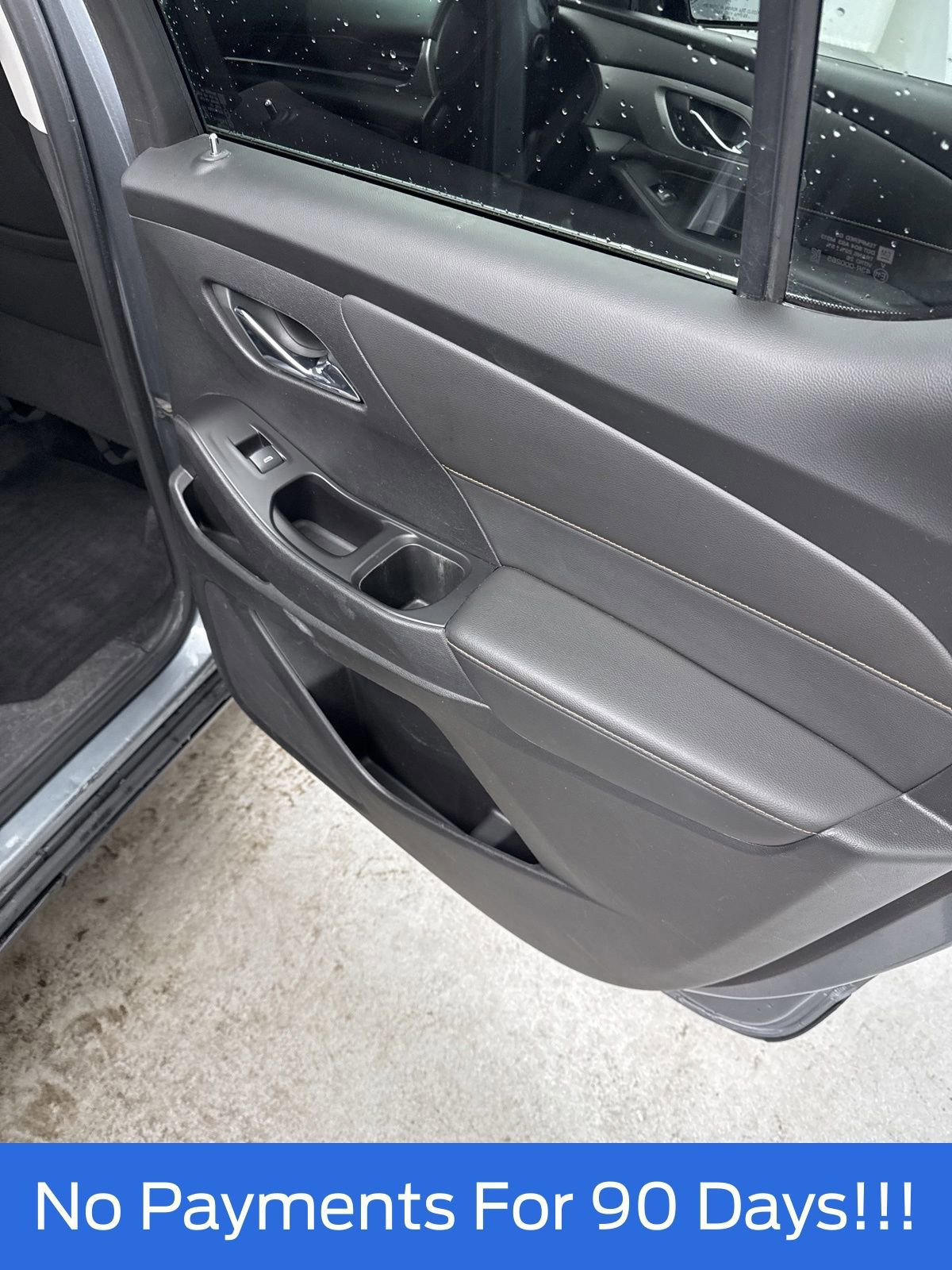 Used 2020 Chevrolet Traverse LT image 34