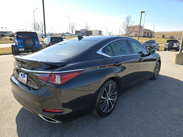 Used 2022 Lexus ES 350 w/ Premium Package image 4