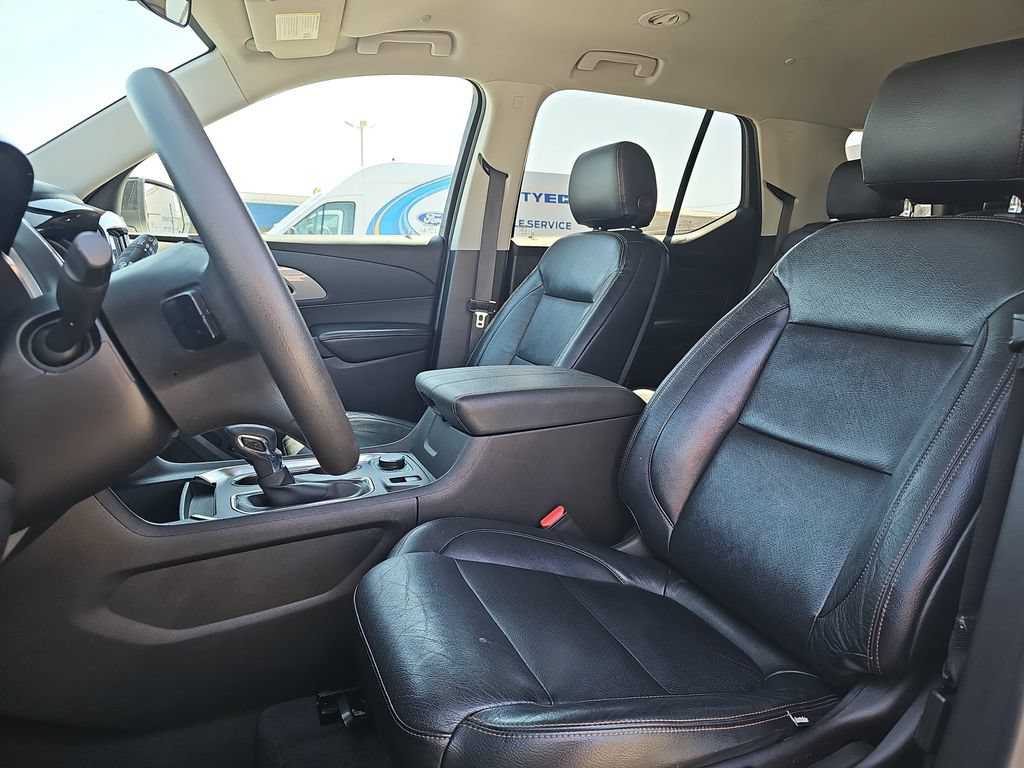 Used 2021 Chevrolet Traverse LS FWD image 15