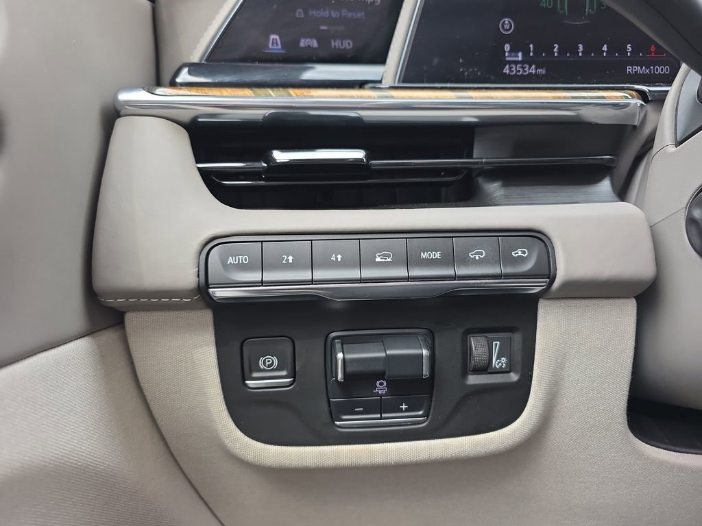 Used 2022 Cadillac Escalade ESV Premium Luxury Platinum AWD/4WD image 42