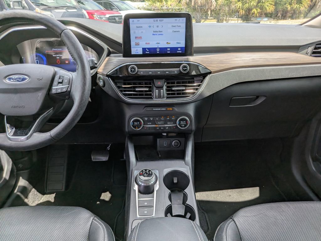 Certified 2020 Ford Escape Titanium w/ Titanium Premium Package 2.0 FWD image 17