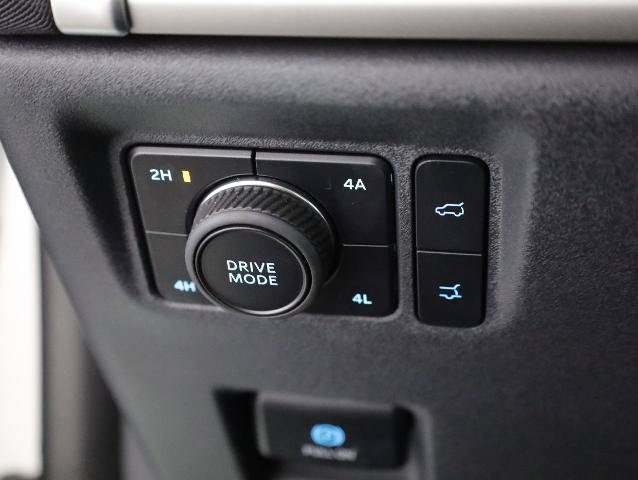 Certified 2025 Ford Expedition Active AWD/4WD image 31