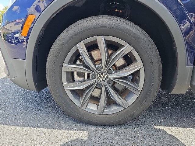 Used 2023 Volkswagen Tiguan SE FWD image 38