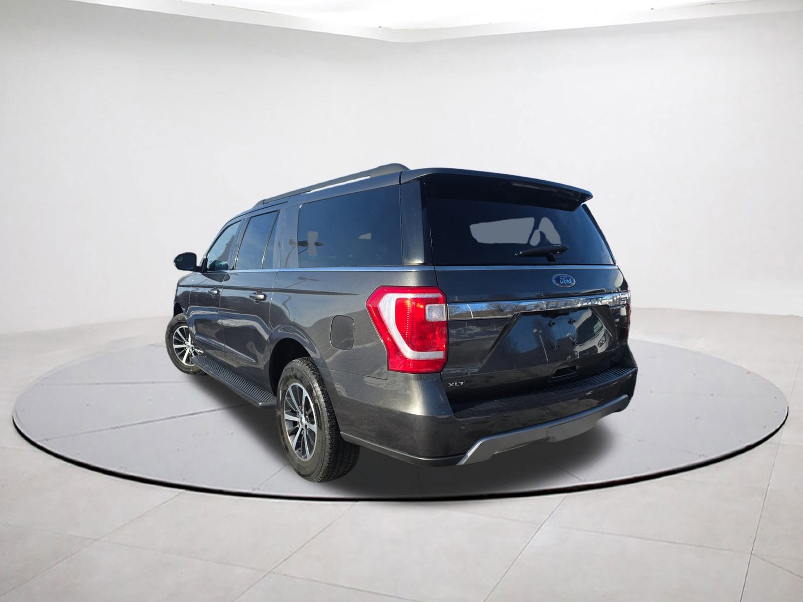 Certified 2018 Ford Expedition Max XLT image 5