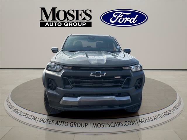 Used 2025 Chevrolet Colorado Trail Boss AWD/4WD image 2