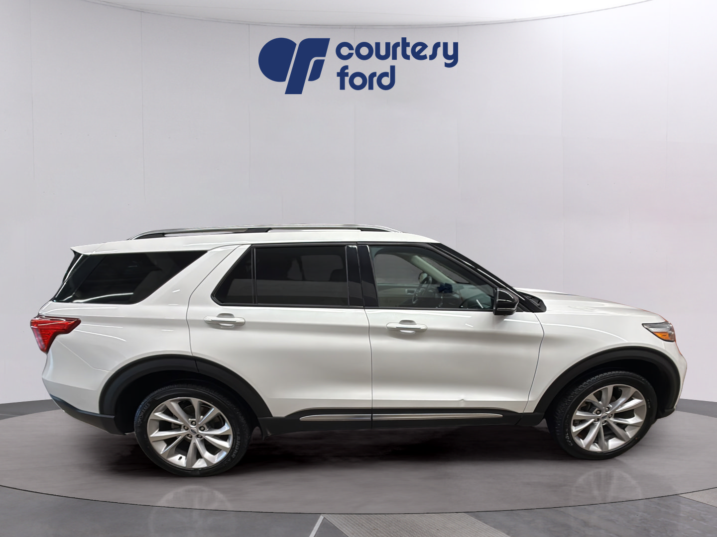 Certified 2023 Ford Explorer Platinum w/ Technology Package AWD/4WD image 8
