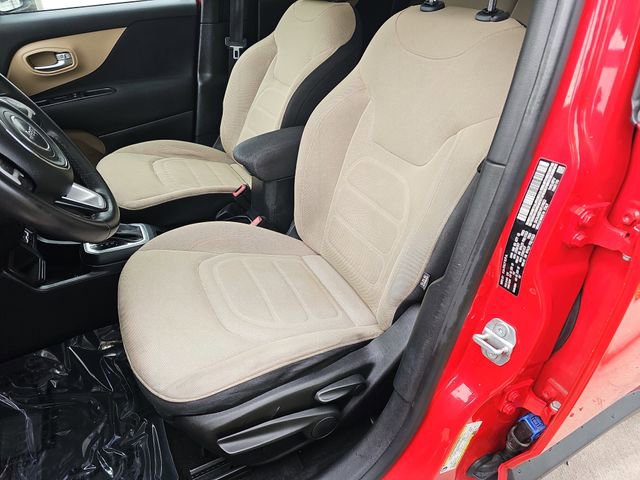 Used 2019 Jeep Renegade Latitude FWD image 15