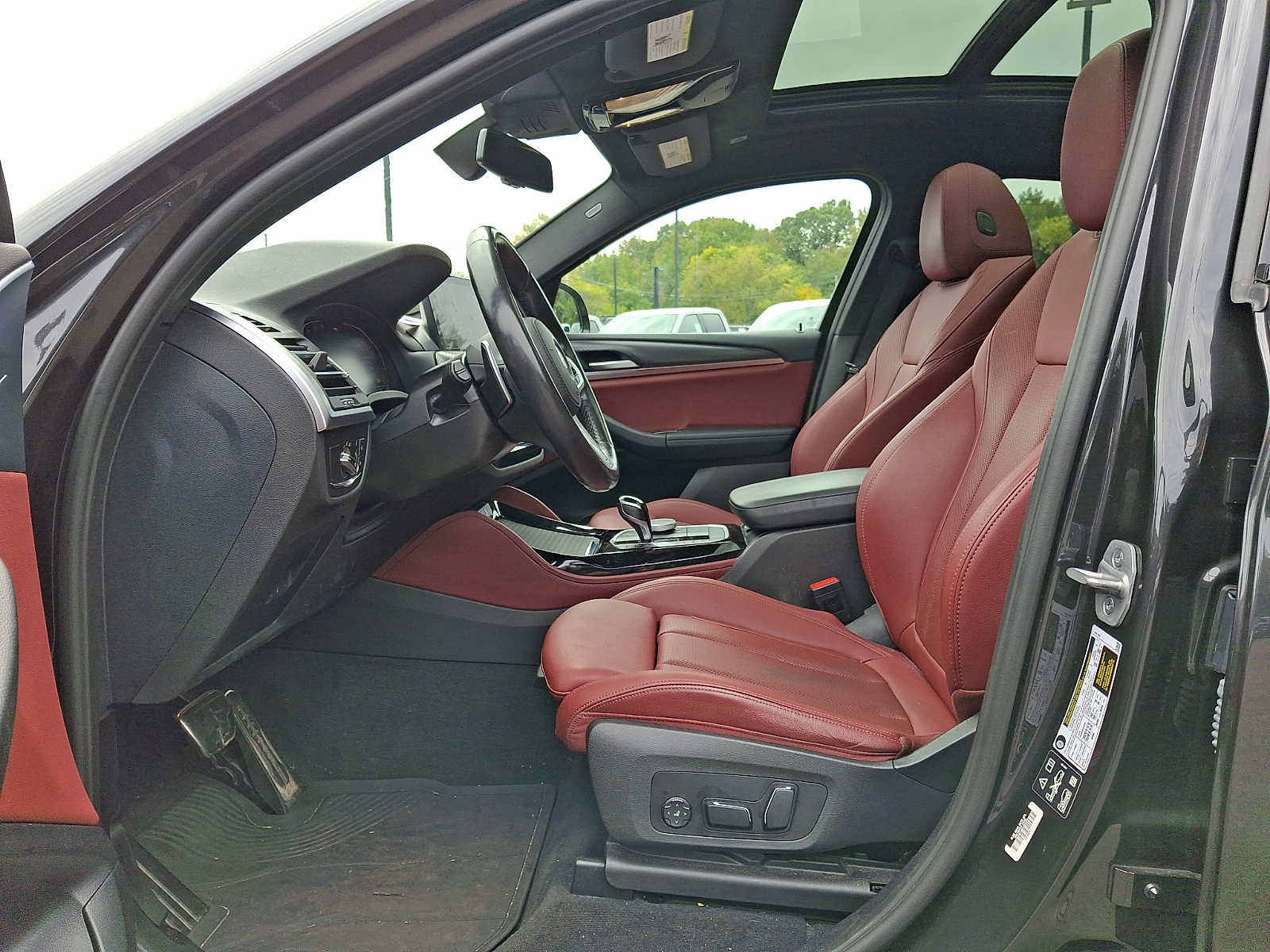 Used 2024 BMW X4 xDrive30i w/ Premium Package AWD/4WD image 13