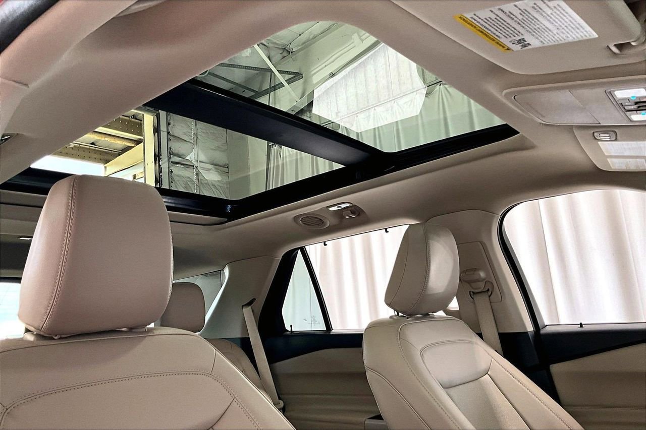 Certified 2024 Ford Explorer Limited w/ Limited Technology Package image 28