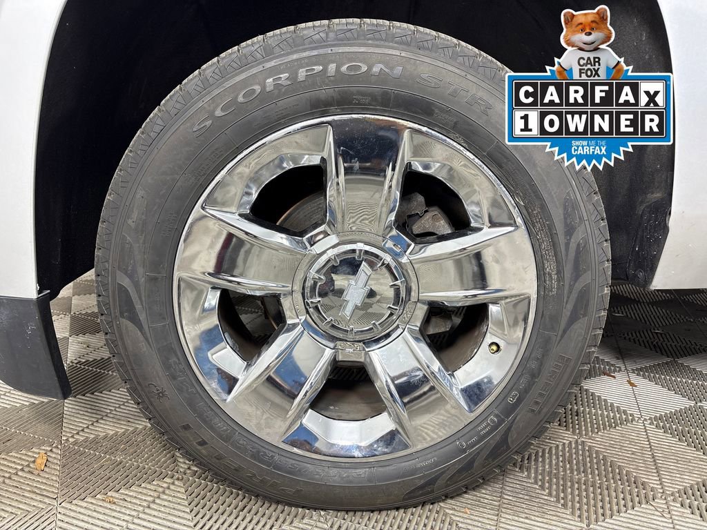 Used 2018 Chevrolet Suburban Premier image 17