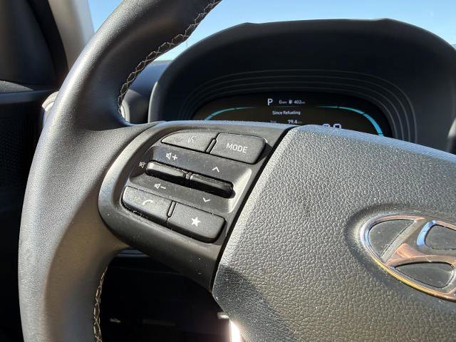 Used 2025 Hyundai Venue SEL image 20