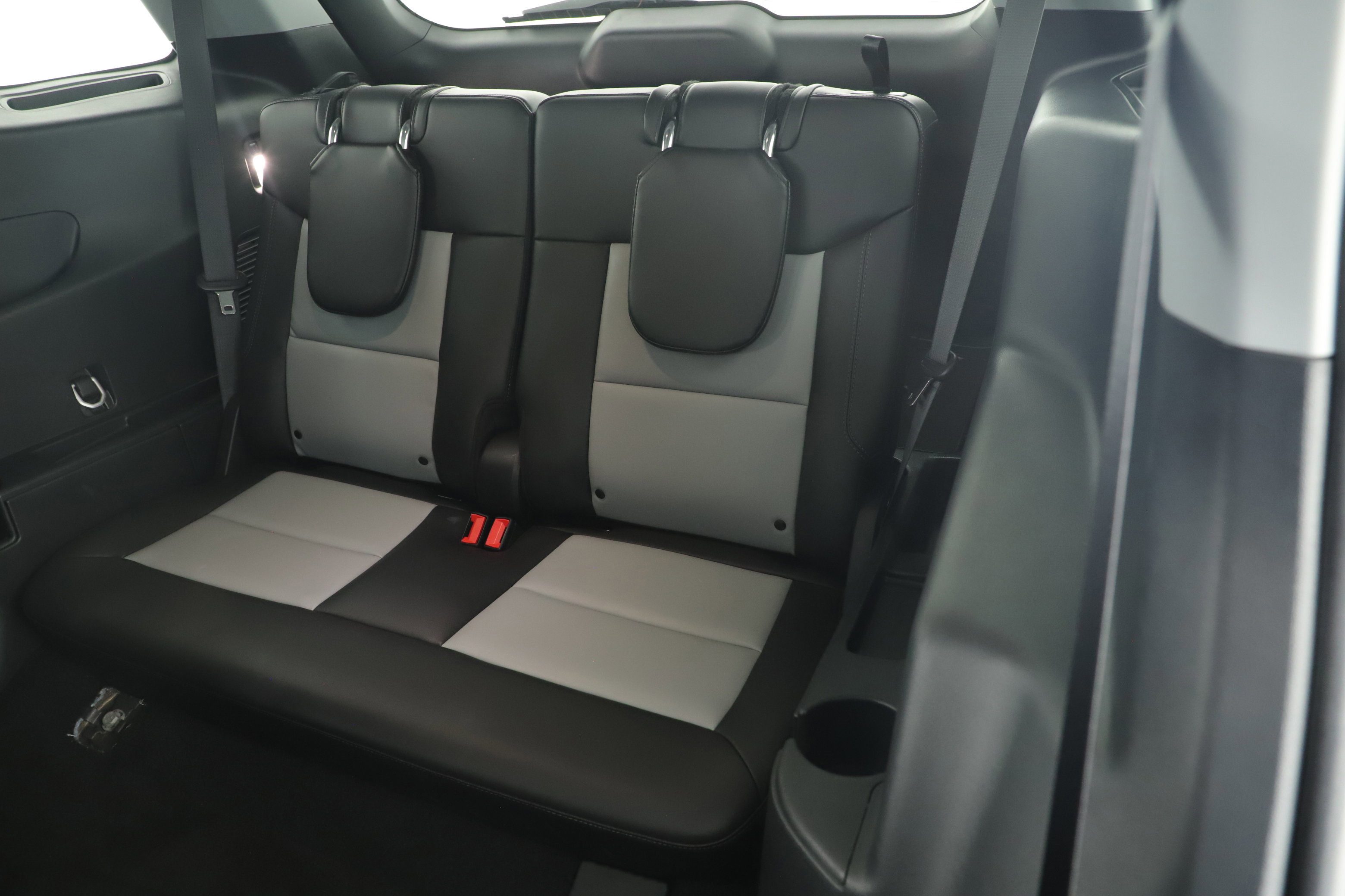 Certified 2024 Ford Explorer XLT w/ Equipment Group 202A image 24