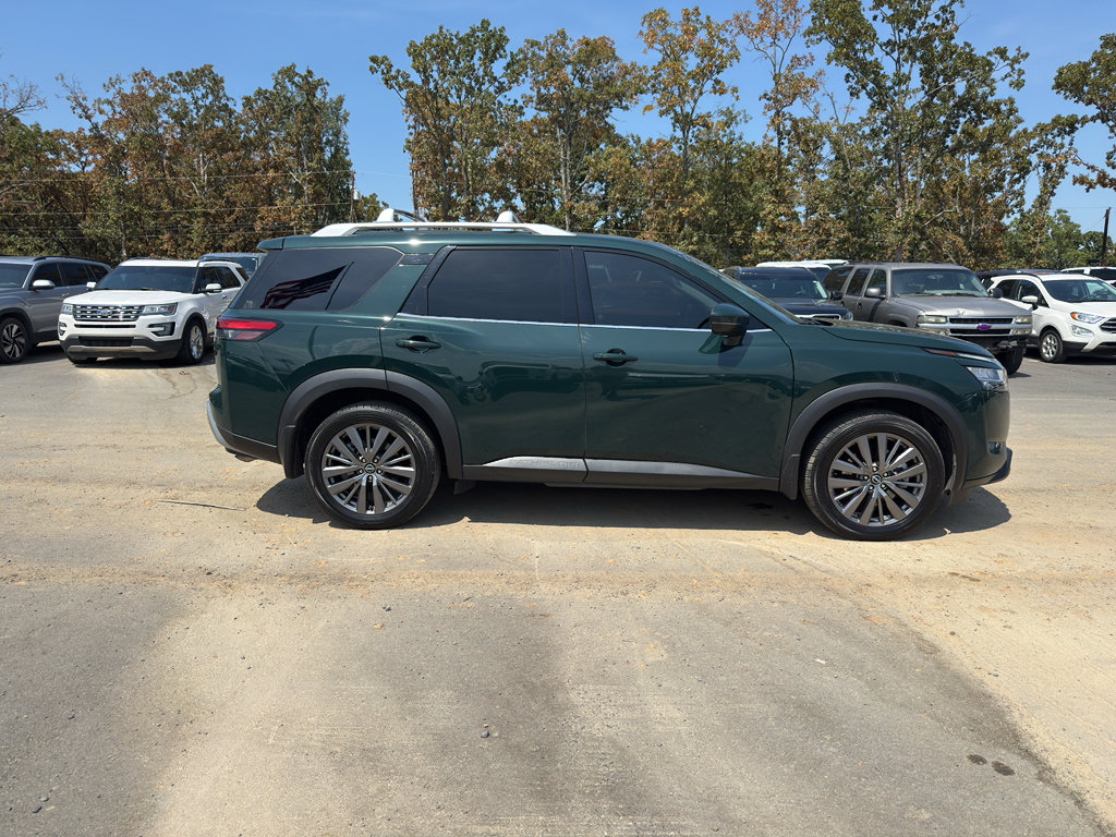Used 2024 Nissan Pathfinder SL w/ SL Premium Package FWD image 4