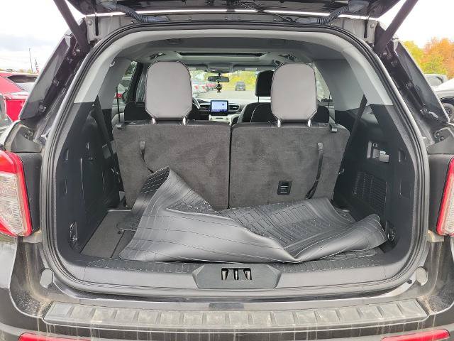 Certified 2022 Ford Explorer XLT w/ Equipment Group 202A AWD/4WD image 31