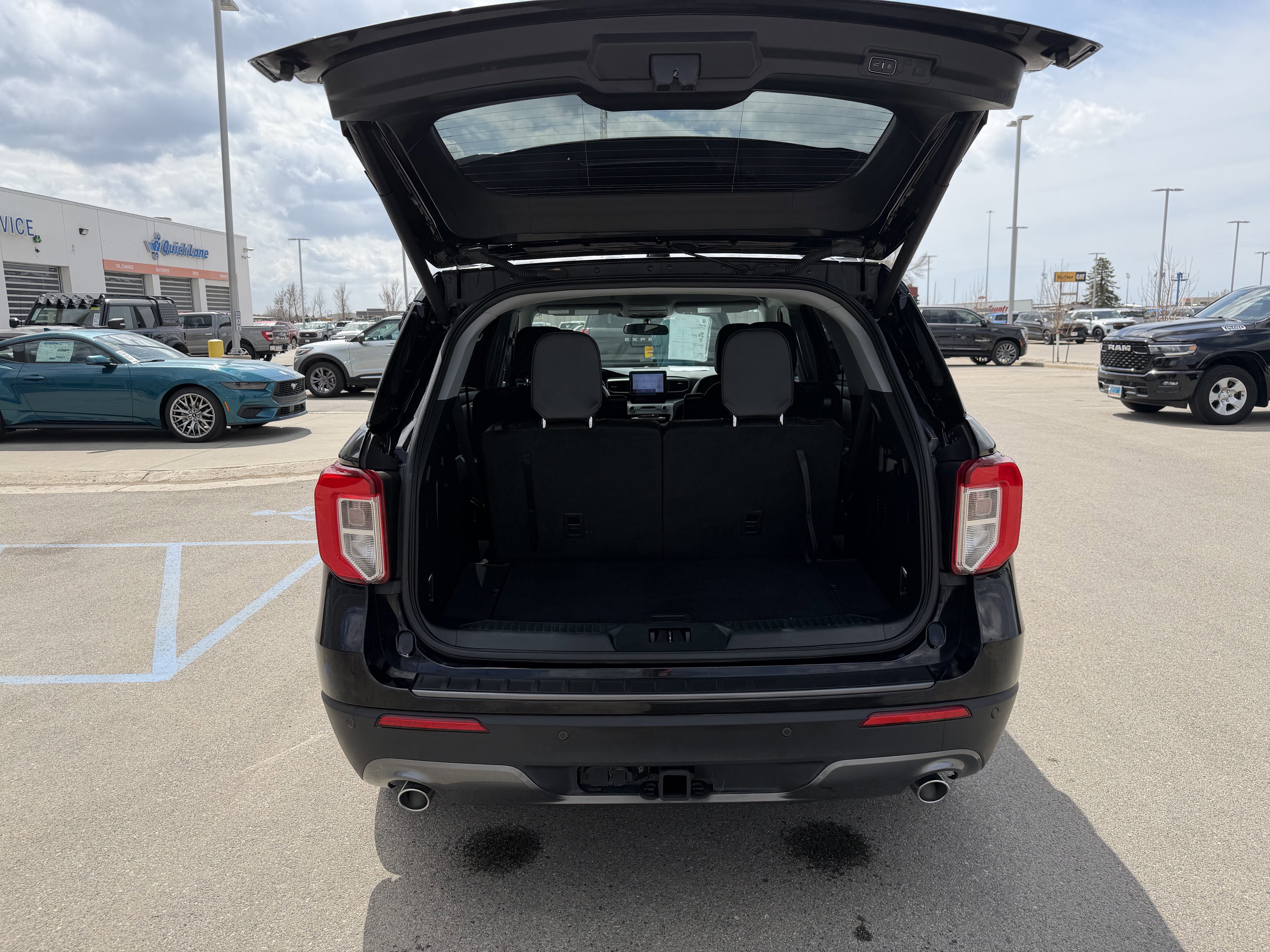 Certified 2023 Ford Explorer XLT w/ Equipment Group 202A AWD/4WD image 22