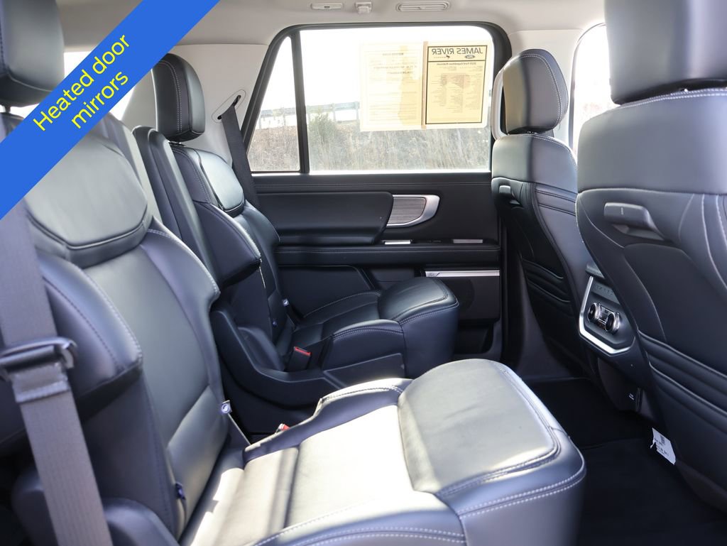 Certified 2025 Ford Expedition Platinum image 12