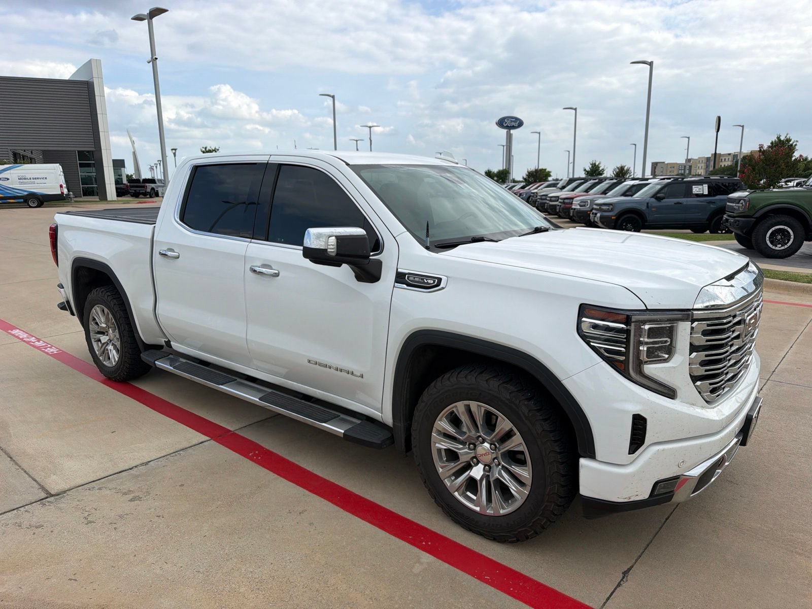 Used 2023 GMC Sierra 1500 Denali RWD image 15