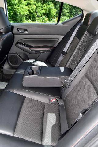 Used 2024 Nissan Altima 2.5 SR FWD image 33