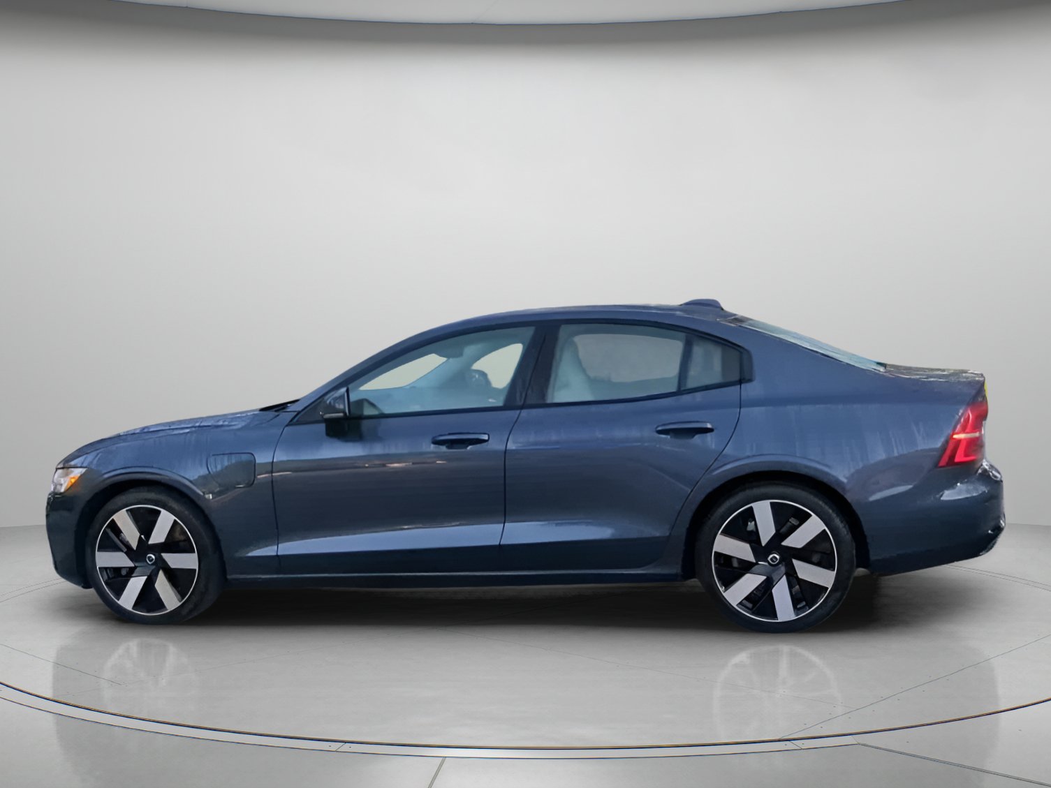 Used 2024 Volvo S60 T8 Ultimate AWD/4WD image 17