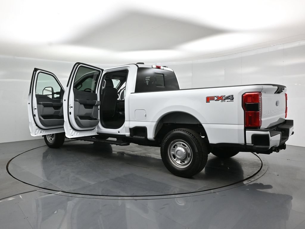 Certified 2025 Ford F250 XL w/ STX Appearance Package AWD/4WD image 30