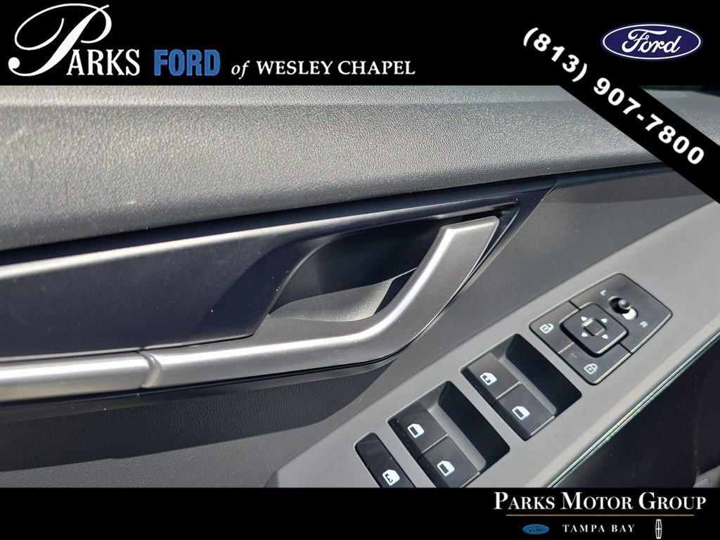 Used 2023 Kia Niro LX image 16