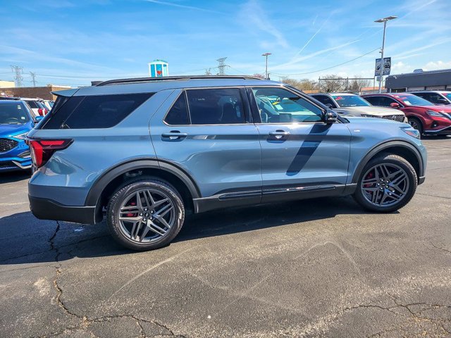 Certified 2025 Ford Explorer ST-Line w/ Premium Package AWD/4WD image 11