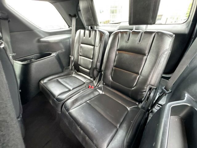Certified 2018 Ford Explorer XLT w/ Equipment Group 202A AWD/4WD image 25