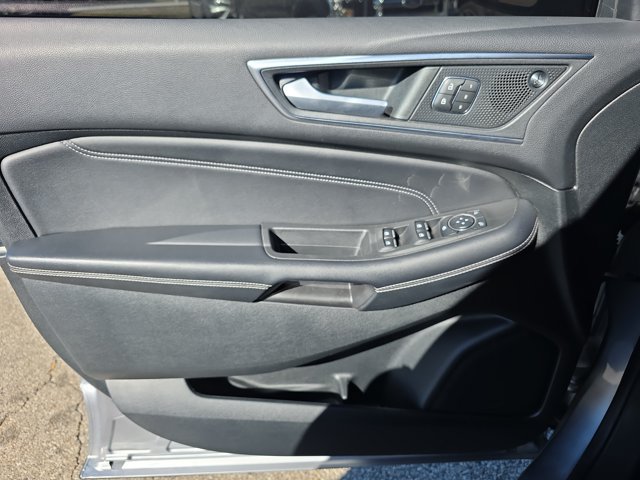 Certified 2022 Ford Edge Titanium w/ Equipment Group 301A AWD/4WD image 18