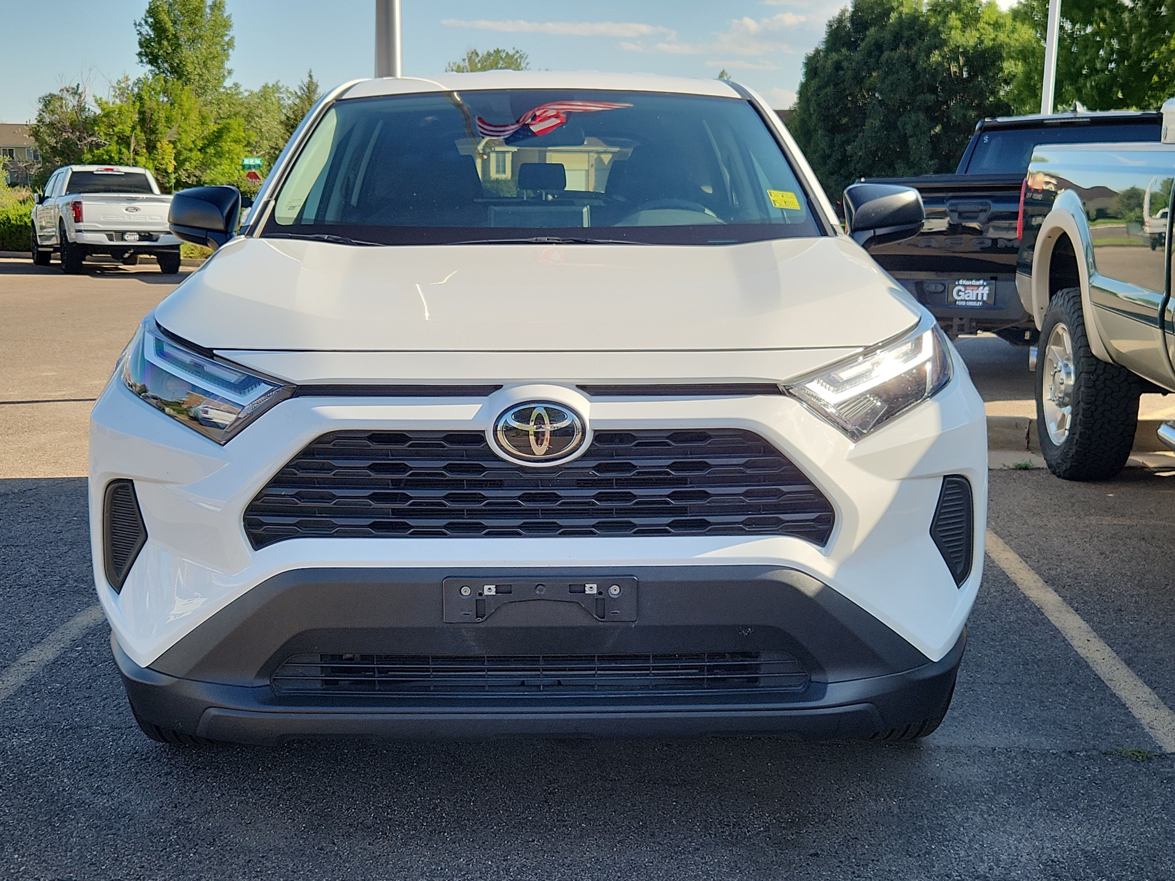 Used 2025 Toyota RAV4 LE AWD/4WD image 3