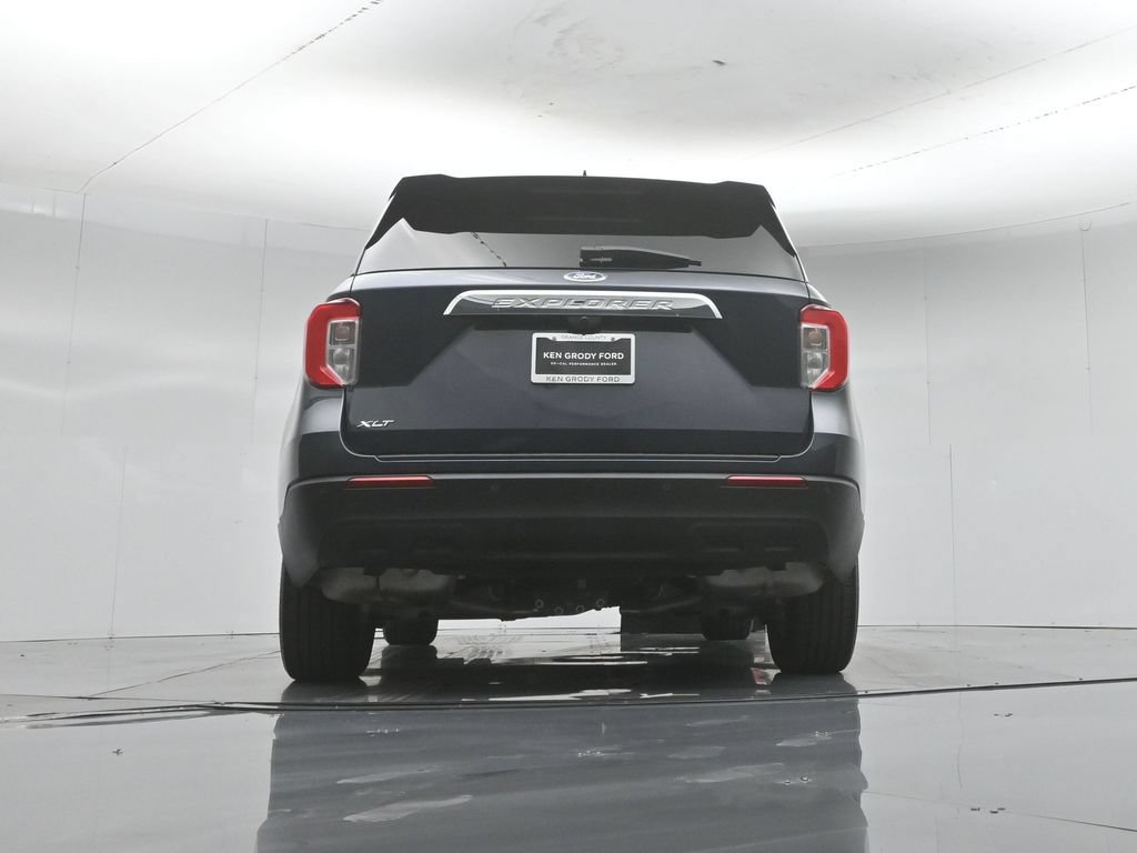 Certified 2022 Ford Explorer XLT RWD image 50