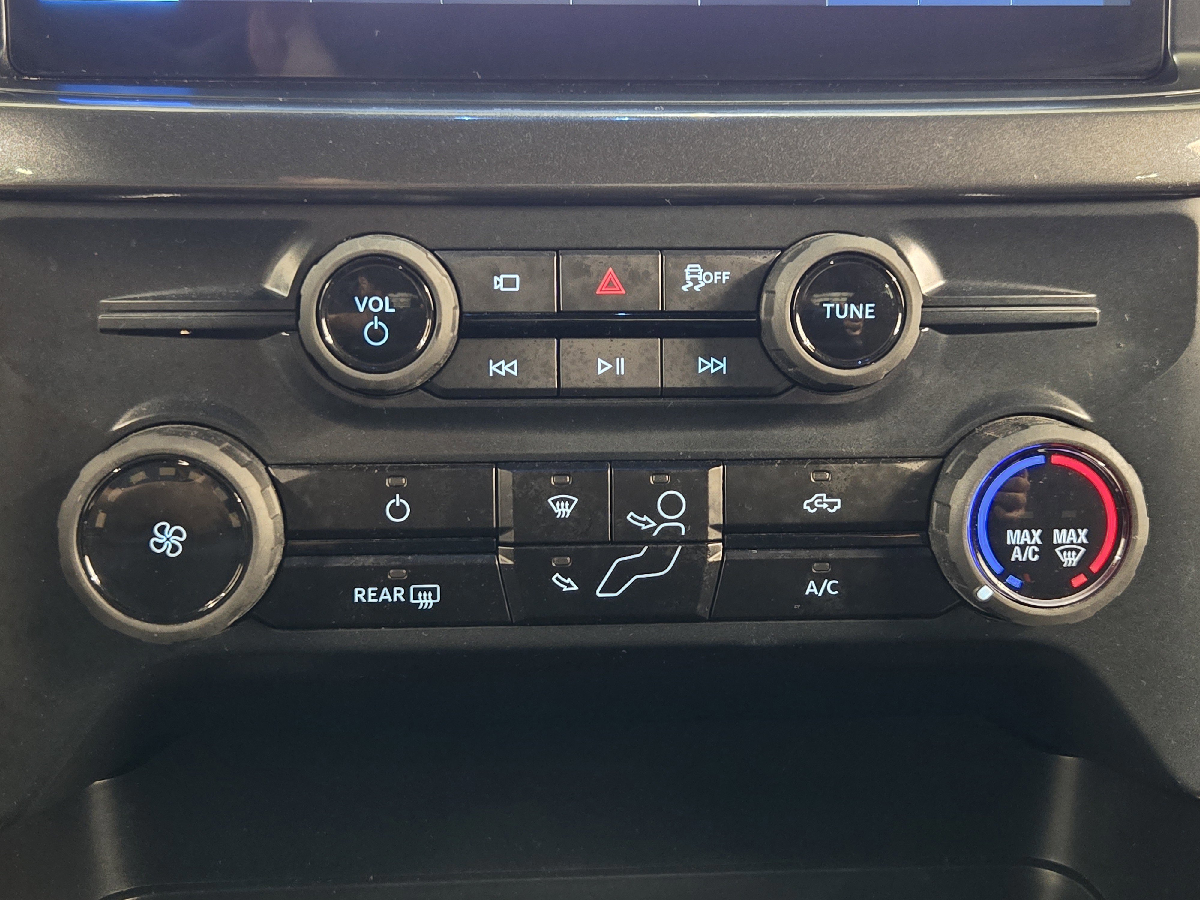 Certified 2025 Ford F150 STX w/ Equipment Group 200A image 19