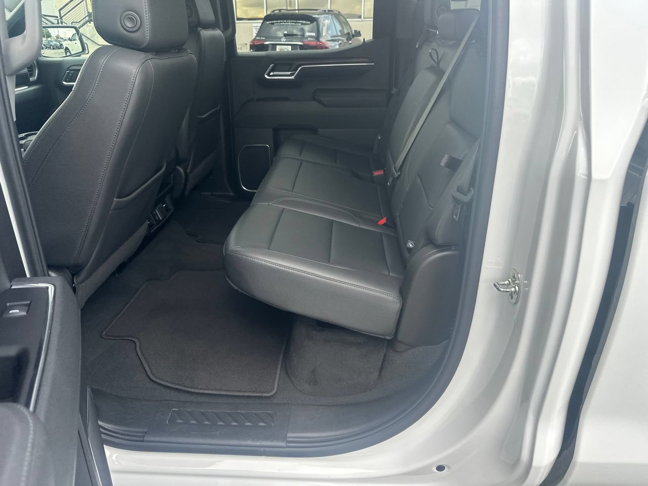 Used 2025 GMC Sierra 1500 SLT RWD image 22