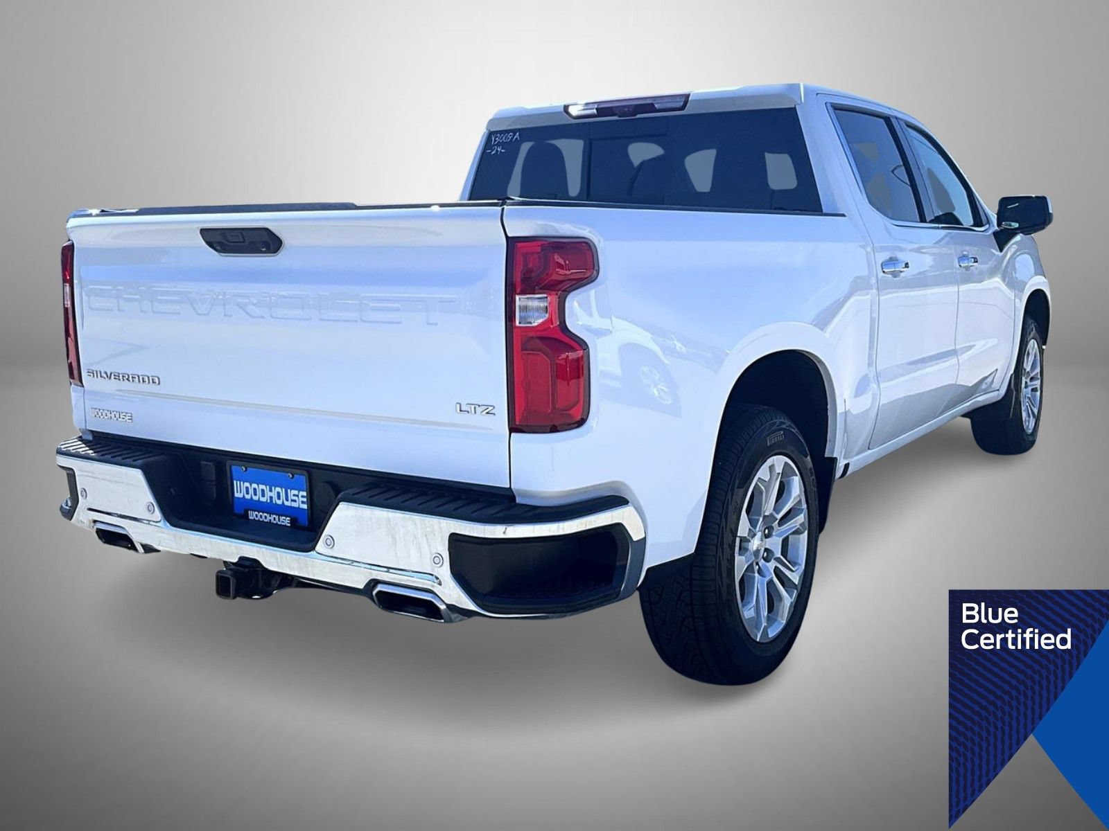 Used 2024 Chevrolet Silverado 1500 LTZ AWD/4WD image 5