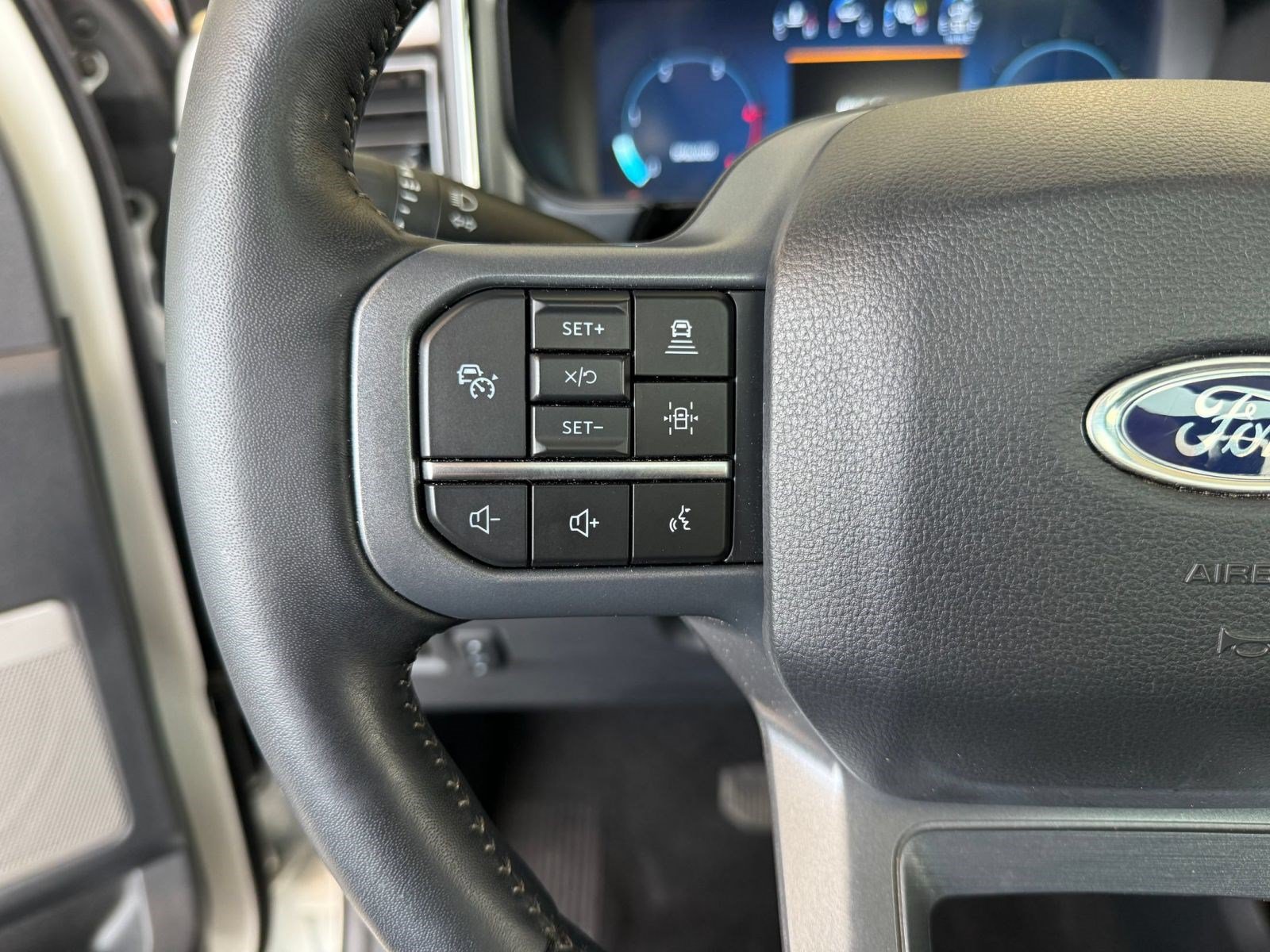 Certified 2024 Ford F250 Lariat w/ Lariat Ultimate Package AWD/4WD image 17