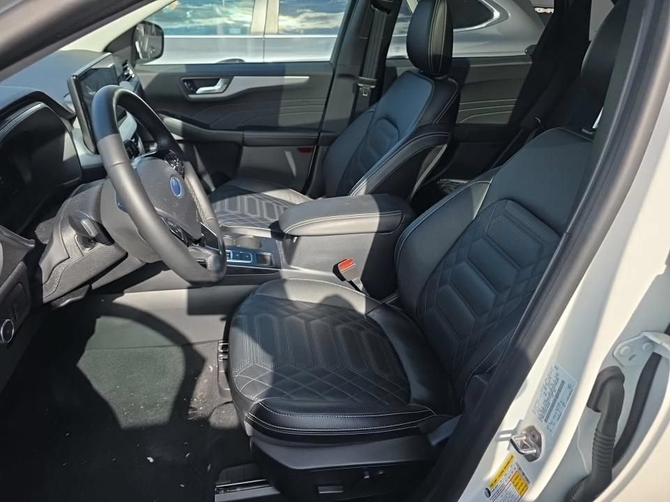 Certified 2023 Ford Escape Platinum w/ Premium Technology Package AWD/4WD image 6