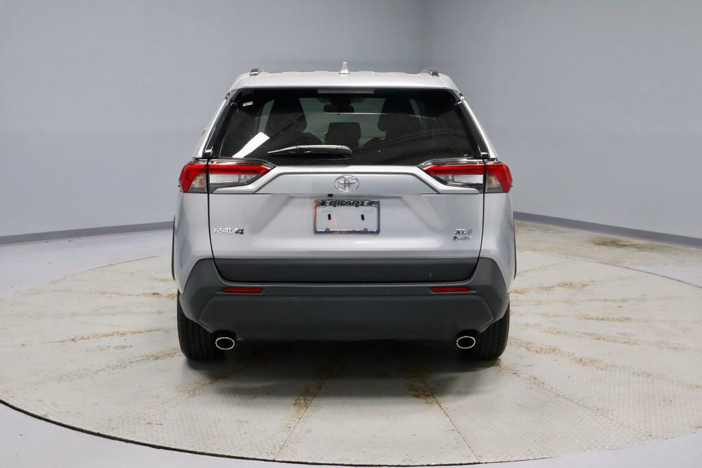 Used 2025 Toyota RAV4 XLE AWD/4WD image 4