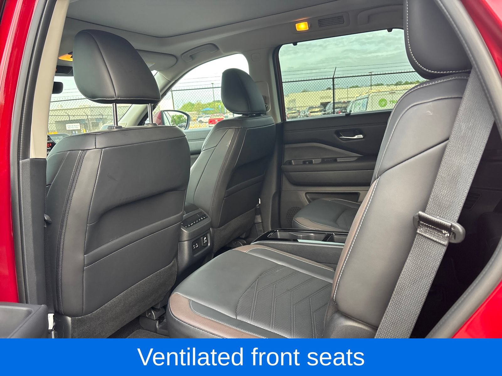 Used 2024 Nissan Pathfinder Platinum AWD/4WD image 14