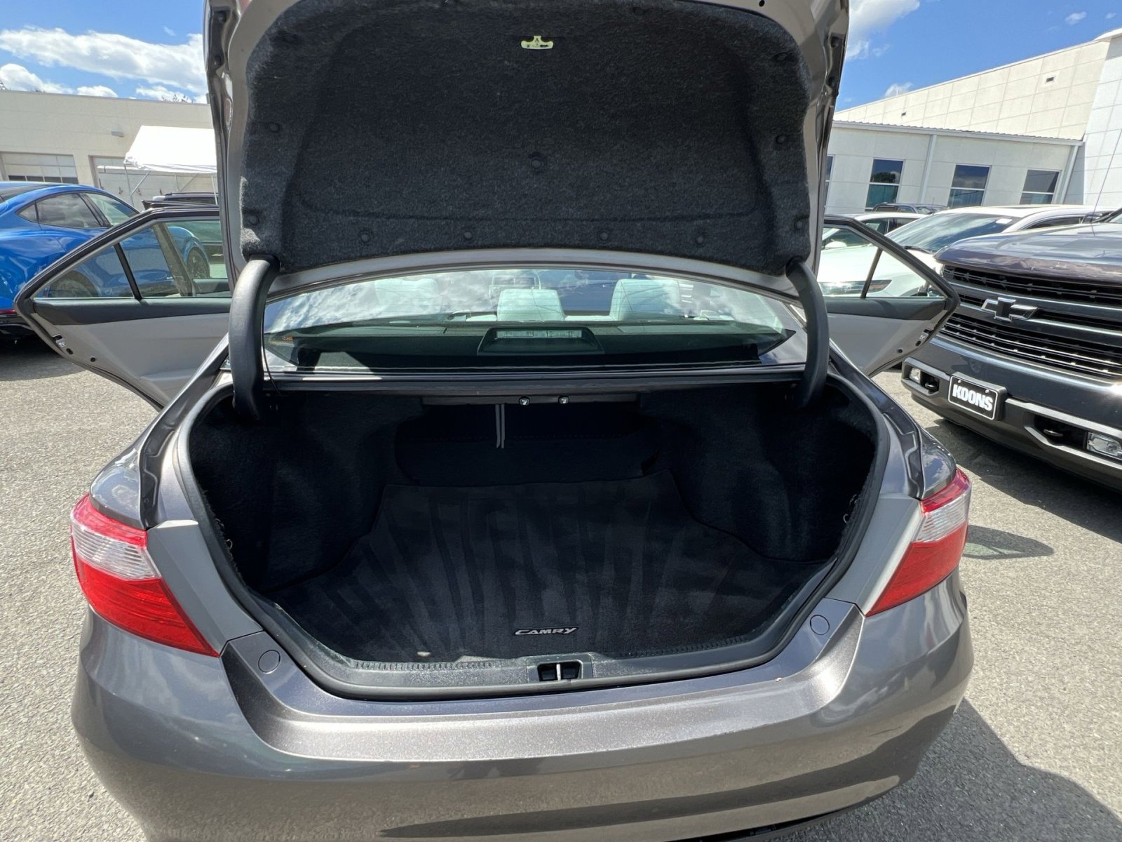 Used 2017 Toyota Camry LE FWD image 32