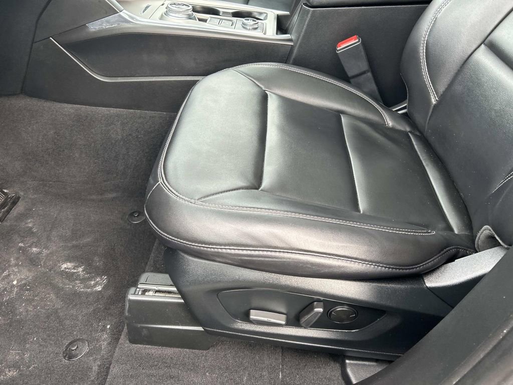 Certified 2022 Ford Explorer XLT w/ Equipment Group 202A image 23