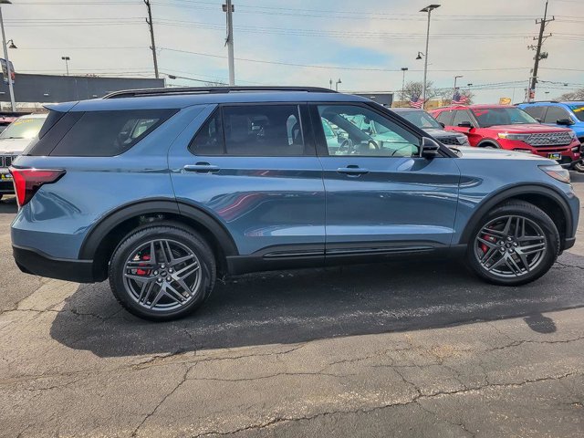 Certified 2026 Ford Explorer ST AWD/4WD image 8