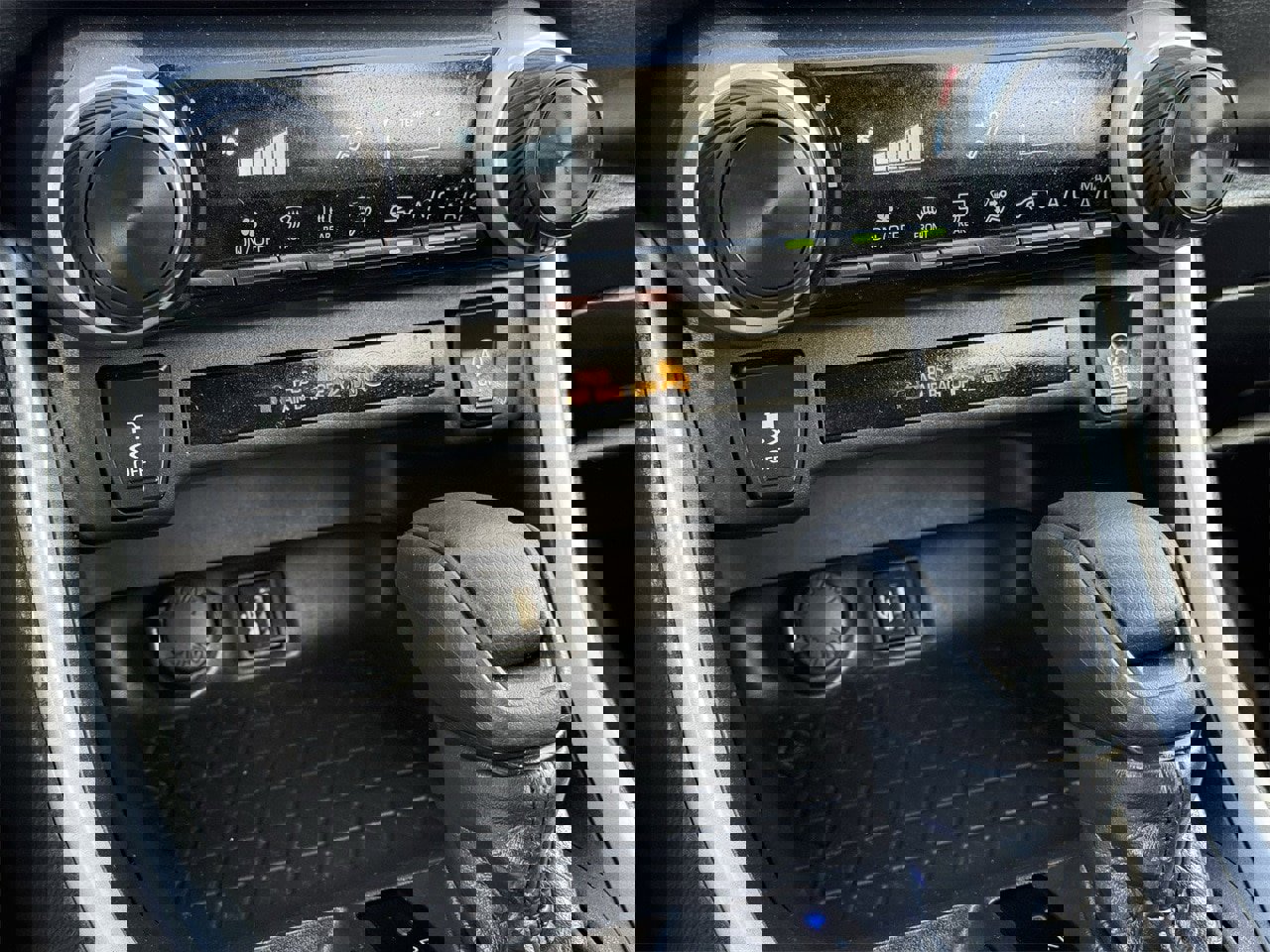 Used 2024 Toyota RAV4 LE image 20