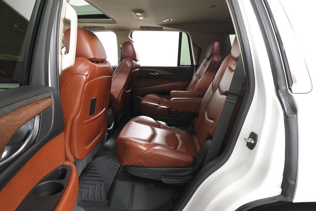 Used 2020 Cadillac Escalade Luxury AWD/4WD image 29