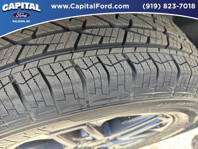 Used 2025 Toyota Tundra Limited AWD/4WD image 14