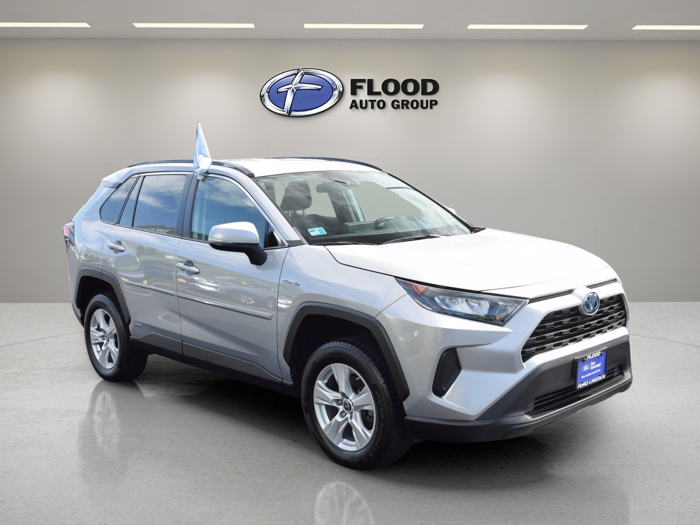Used 2021 Toyota RAV4 LE w/ Carpet Mat Package (TMS)